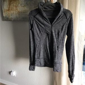 LOW PRICE MOVING- LULULEMON HEATHER GRAY PULLOVER